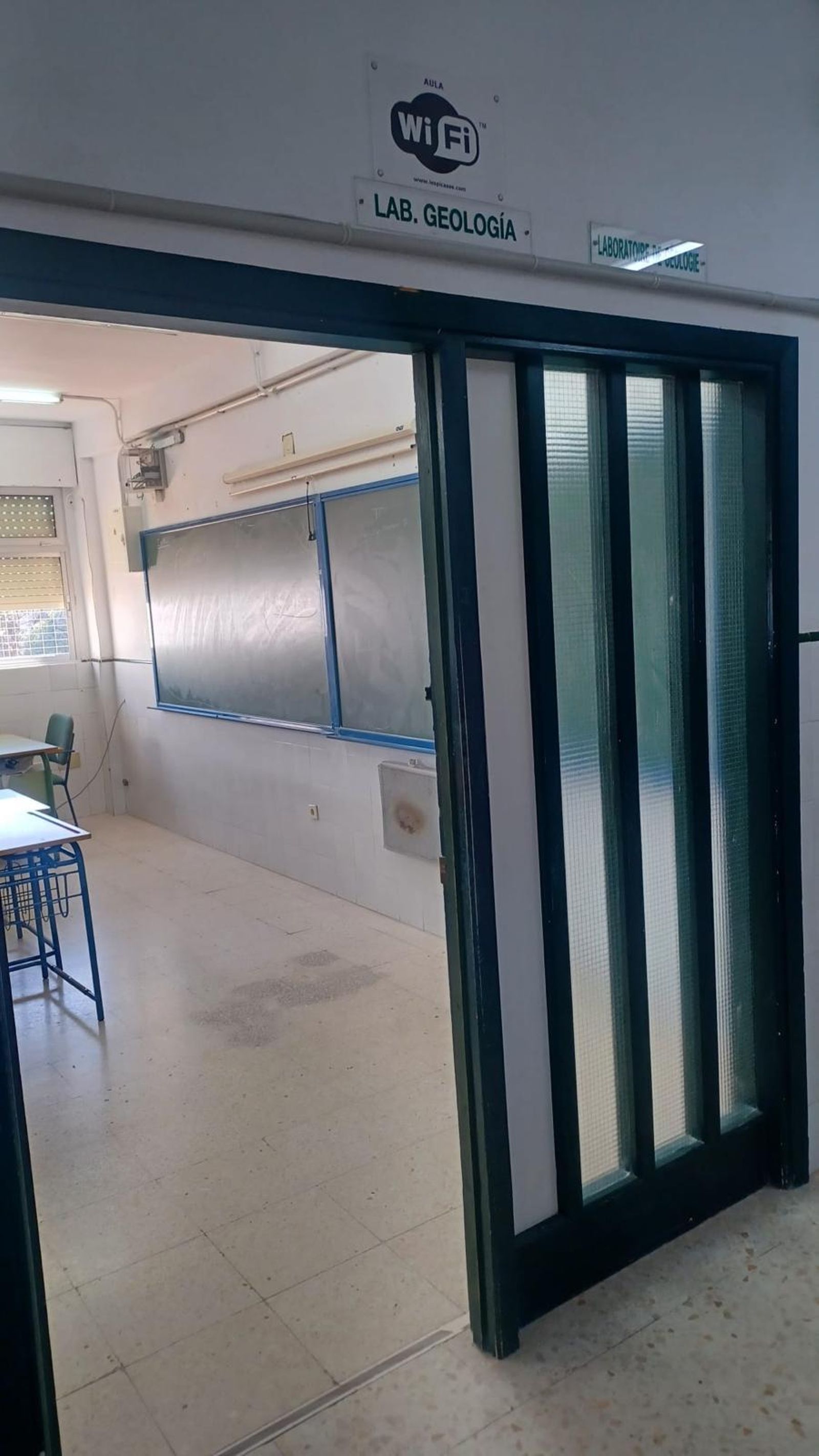El laboratorio de Geología del IES Pablo Ruiz Picasso de Chiclana, convertido en un aula por la masificación del centro.