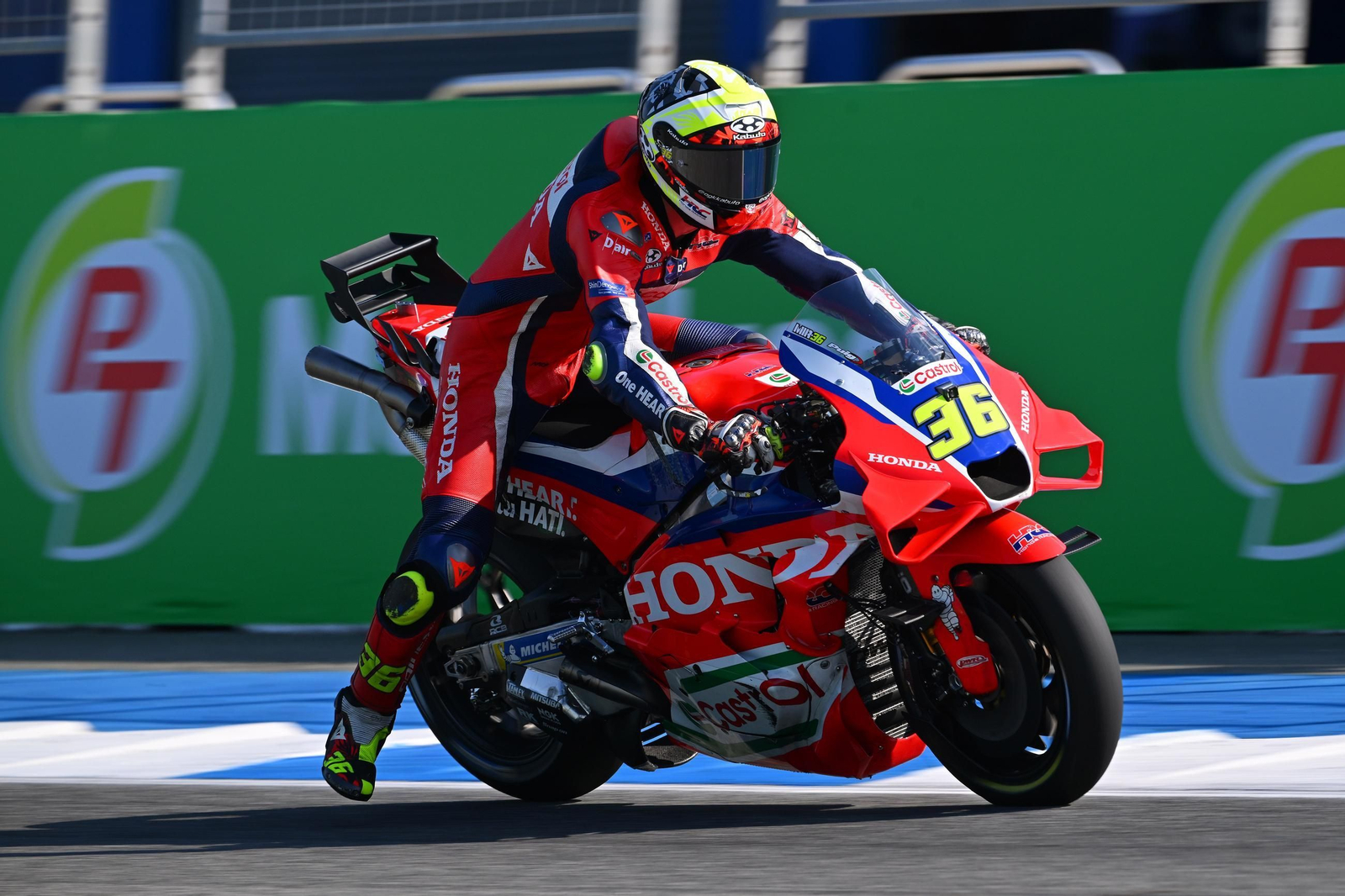 Las fotos del primer triunfo de Marc Márquez en la temporada