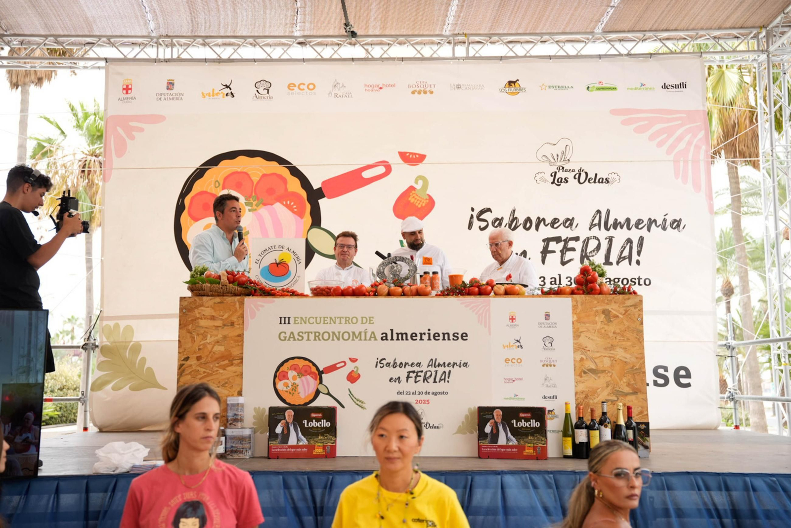 La Cofradía del Tomate y la semifinal del concurso gastronómico de la Feria de Almería, en imágenes