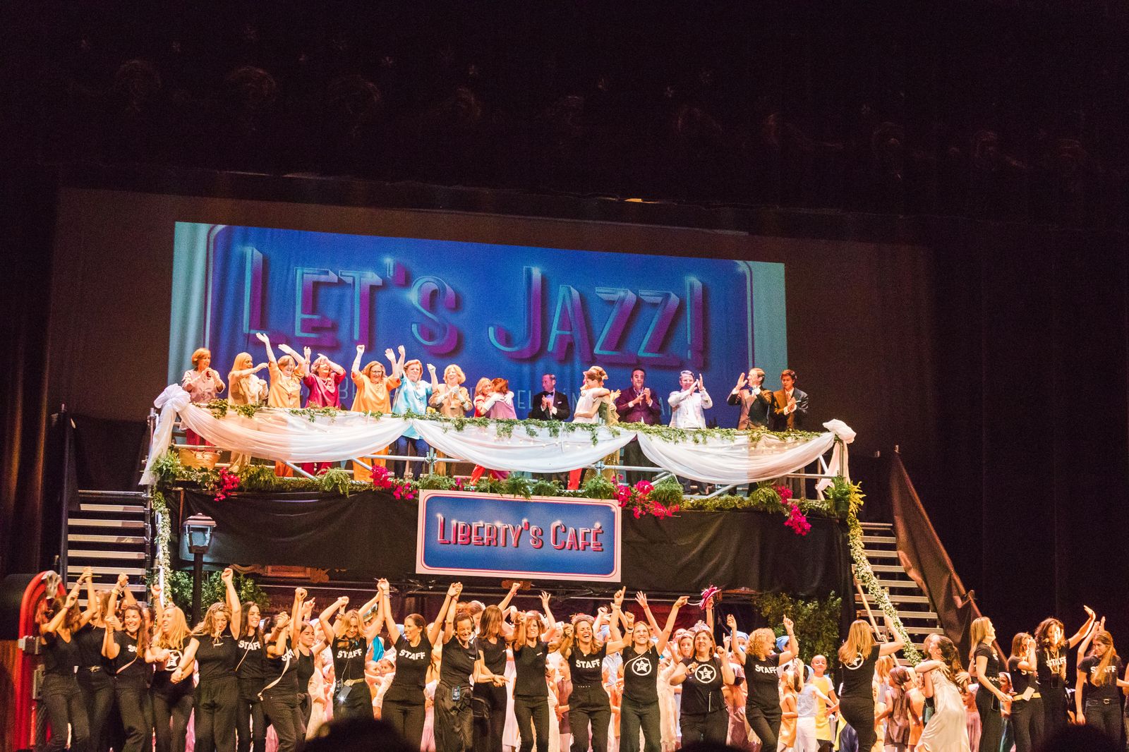 Imágenes del espectáculo Let's jazz, de la Escuela de Danza Fredes Insa, en el Teatro Villamarta