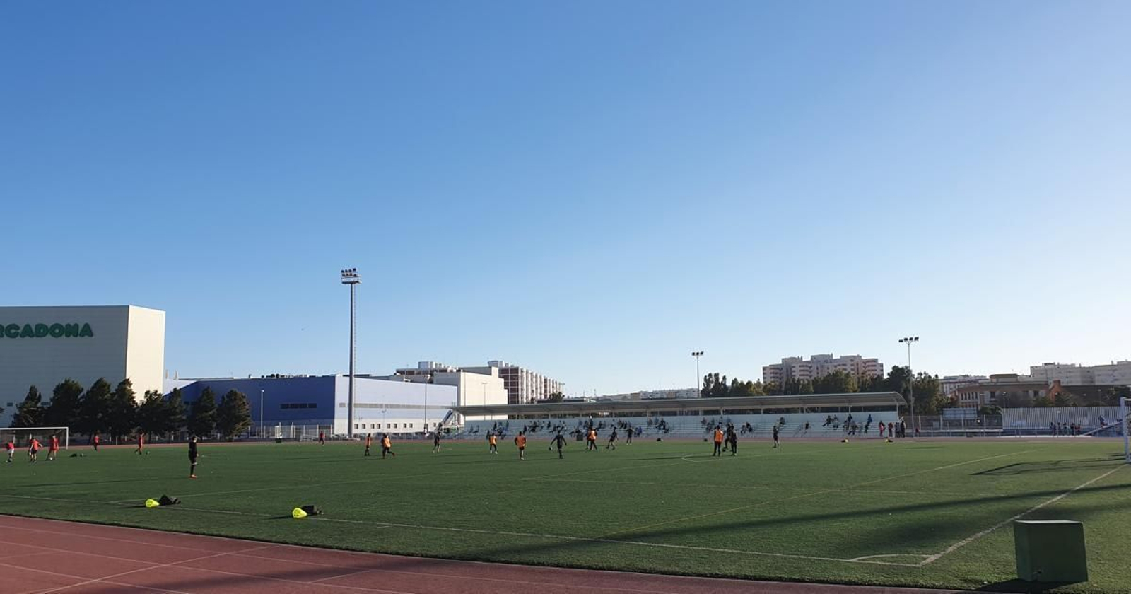 Instalaciones deportivas en el complejo Puntales-La Paz.