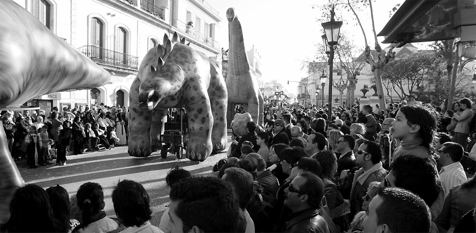 Dinosaurios en la cabalgata del Carnaval de 2007 en San Fernando