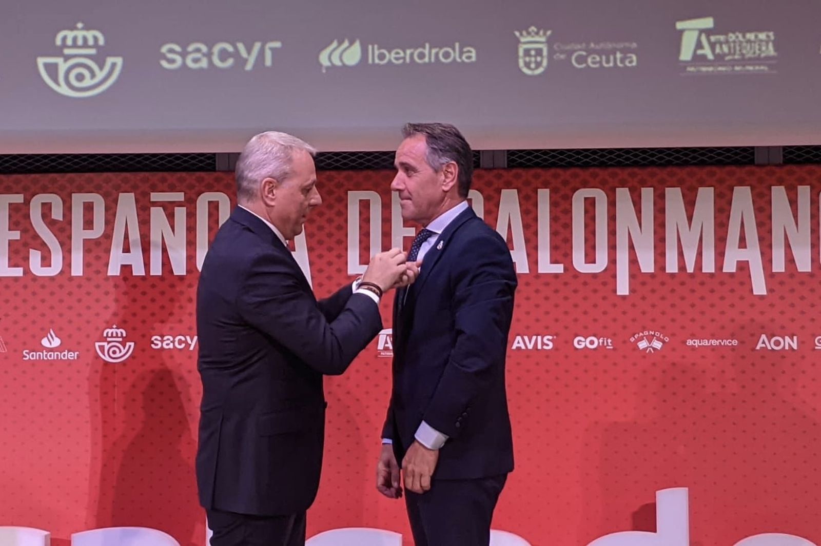 El concejal recibe el galardón