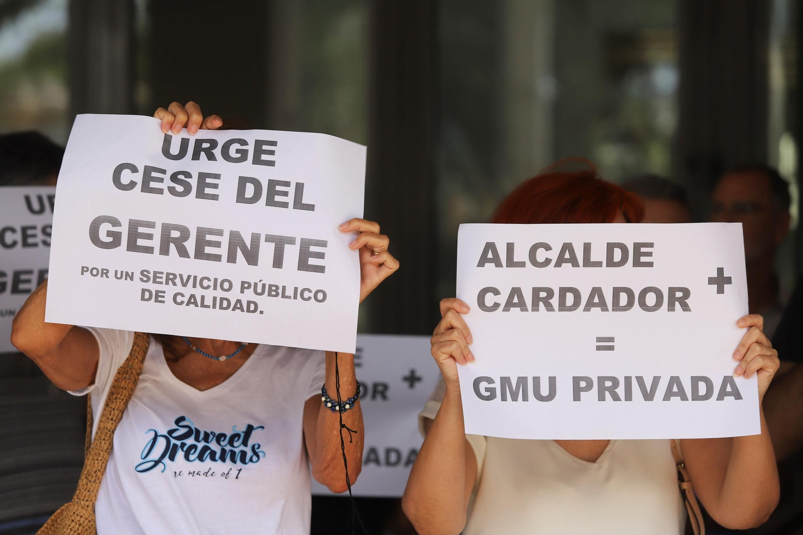 Empleados piden la destitución del gerente de Urbanismo en una concentración este año.