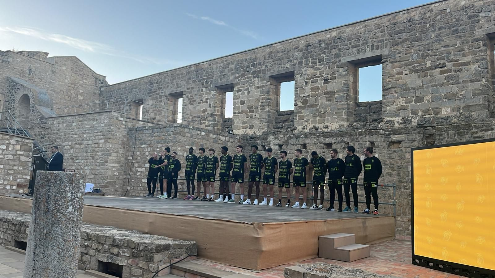 Presentación del Jaén Paraíso Interior FS en el Castillo de Sabiote, en imágenes