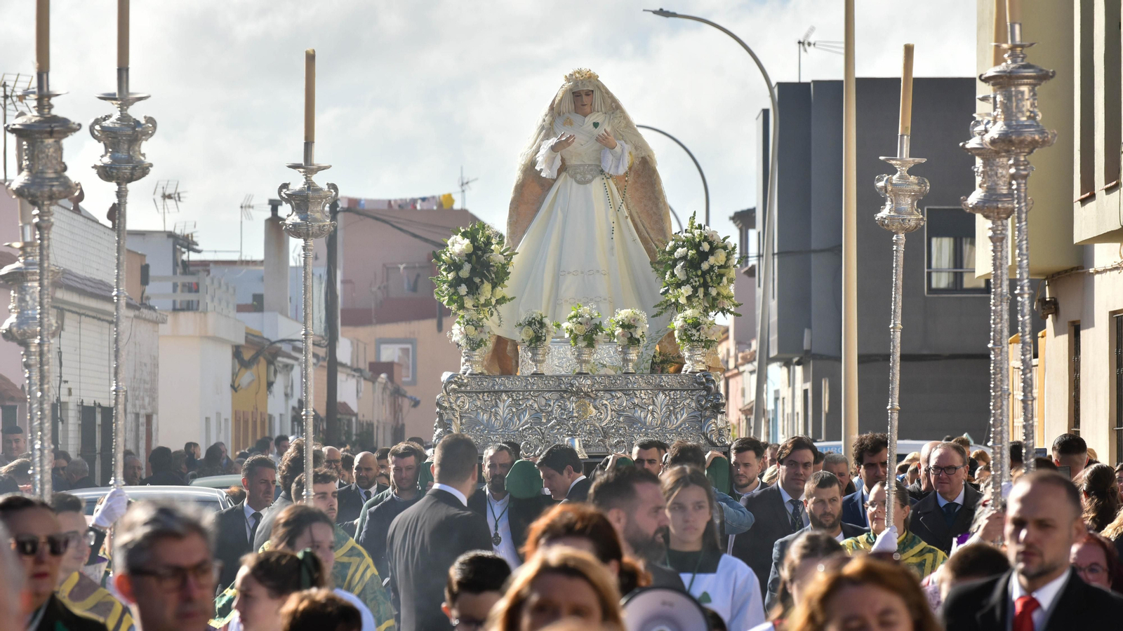 La vuelta de la Virgen de la Esperanza a La Línea, en imágenes