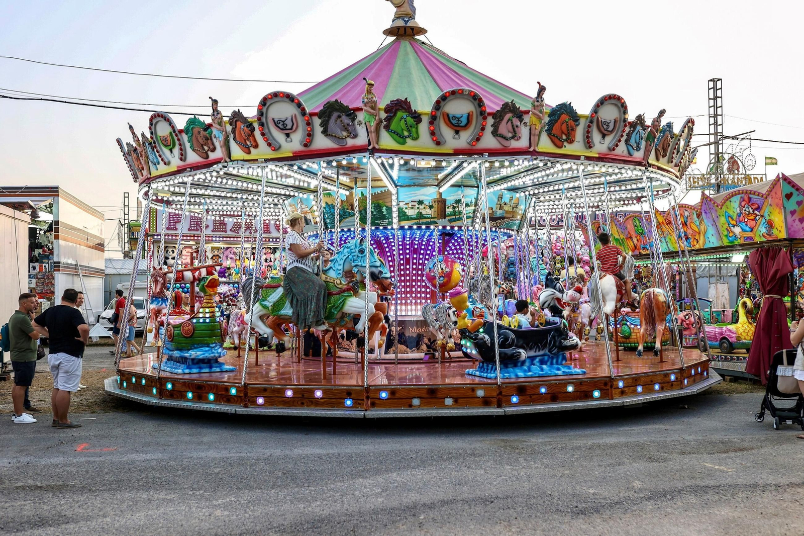 Imágenes de las primeras horas de la Feria del Corpus 2025