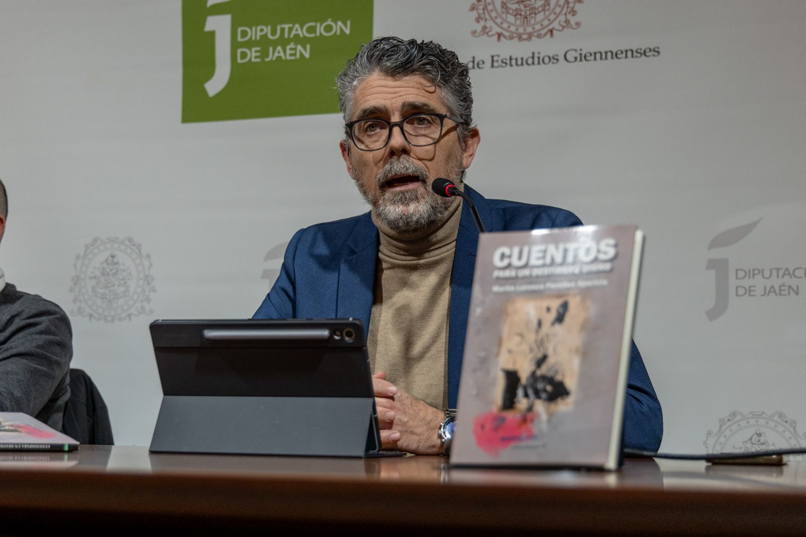 Presentación del libro 'Cuentos para un destierro digno' del autor jiennense Martín Paredes