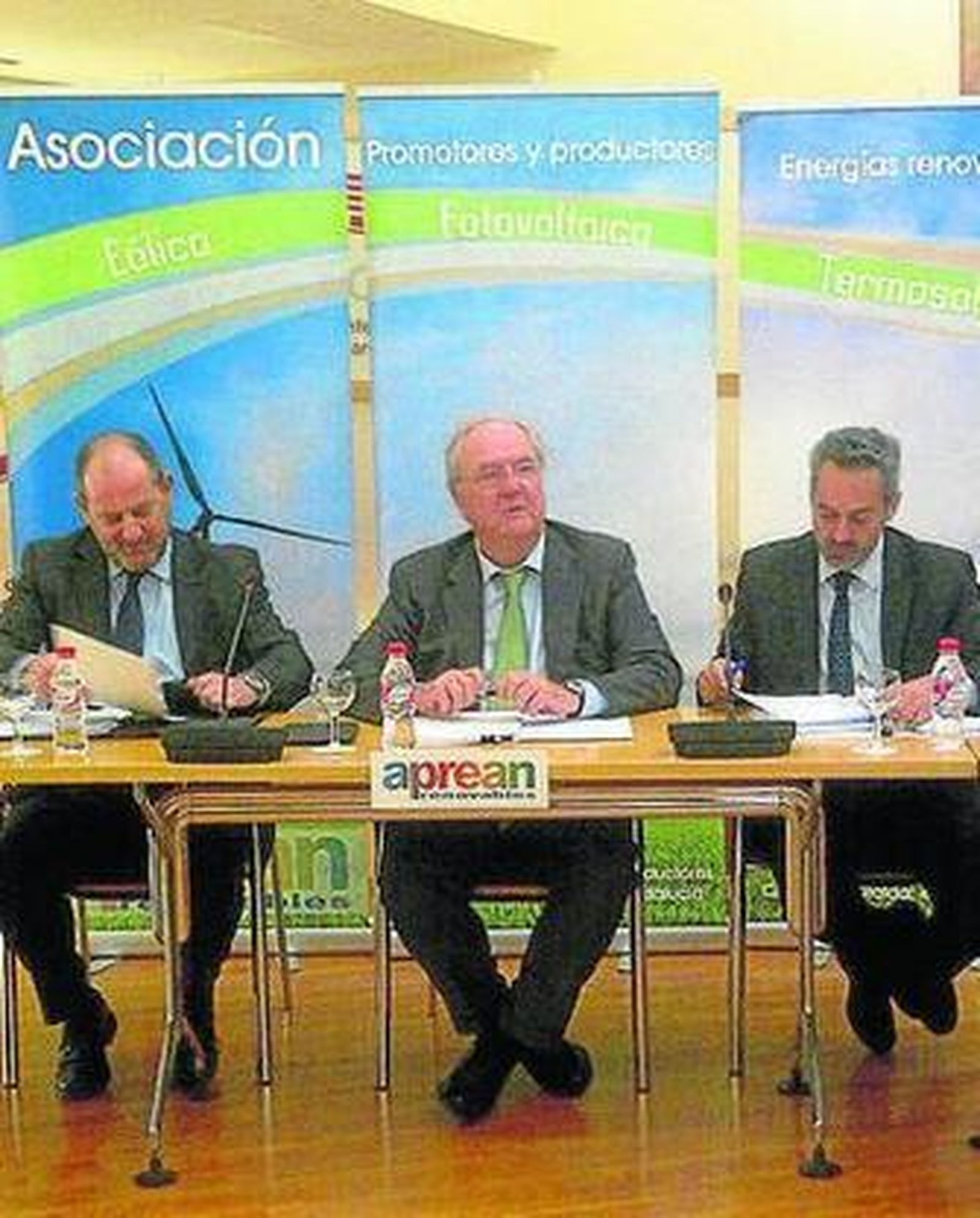 Barroso, en el centro, en la asamblea.