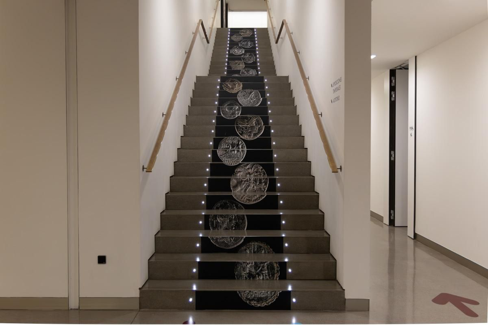 La exposición puede visitarse todos los días gratuitamente excepto los lunes por cierre del museo.