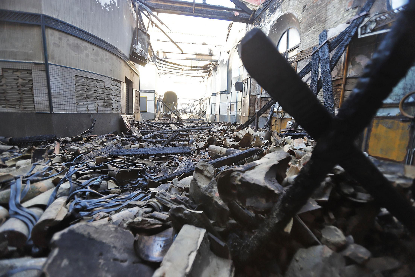 Un incendio deja importantes en la antigua estación de tren de Huelva