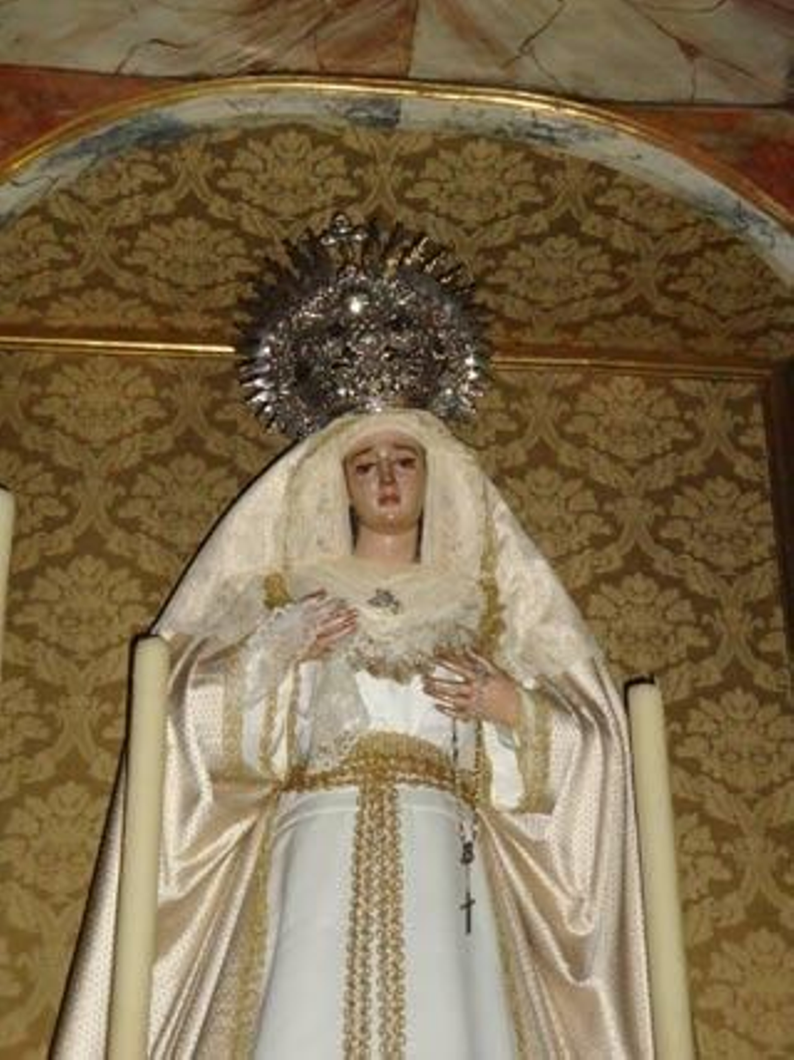 Virgen de la Soledad en su esperanza, obra de Juan de Astorga. Se encuentra en la Parroquia de San Ildefonso.