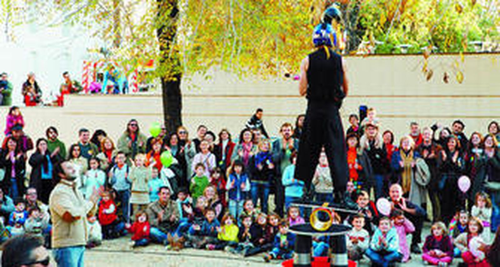 Juguetes a cambio de música, arte y diversión