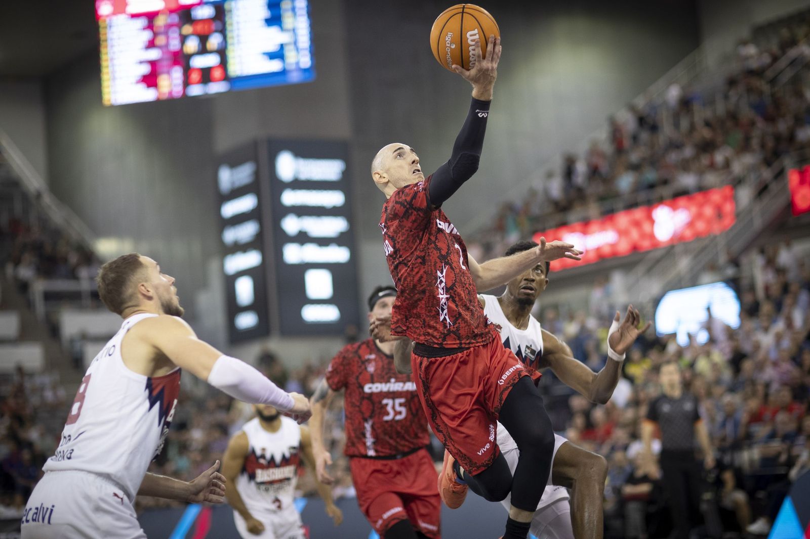 Bandeja de Rousselle en un partido anterior en el Palacio