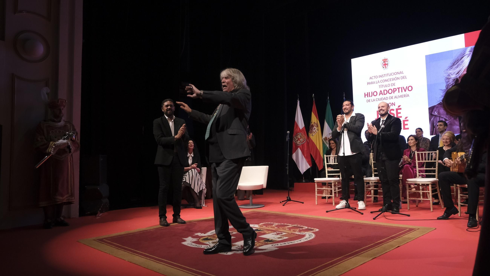 El cantaor José Mercé ya es Hijo Adoptivo de la Ciudad de Almería, en imágenes