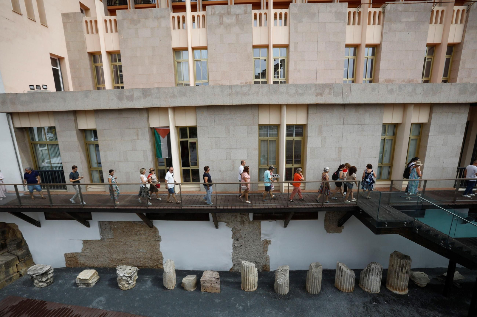 El primer día de visitas al Templo Romano, en imágenes