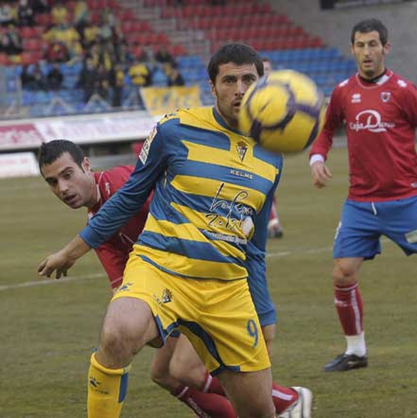 El Cádiz se lleva los tres puntos en Los Pajaritos en el primer triunfo de Víctor Espárrago como entrenador amarillo

Foto: LOF