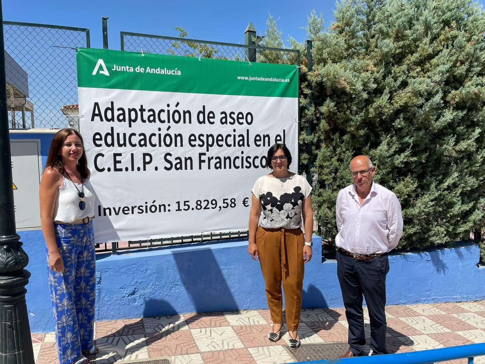 La delegada de Desarrollo Educativo y Formación Profesional, María José Martín Gómez, visita las obras en el C.E.I.P. "San Francisco" de Cájar La delegada de Desarrollo Educativo y Formación Profesional, María José Martín Gómez, visita las obras en el C.E.I.P. "San Francisco" de Cájar