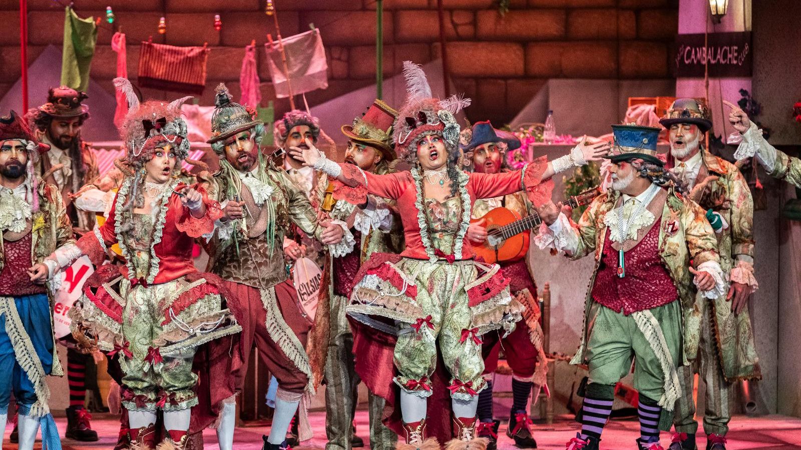 Búscate entre las mejores imágenes de la final del COAC 2025 del Carnaval de Cádiz