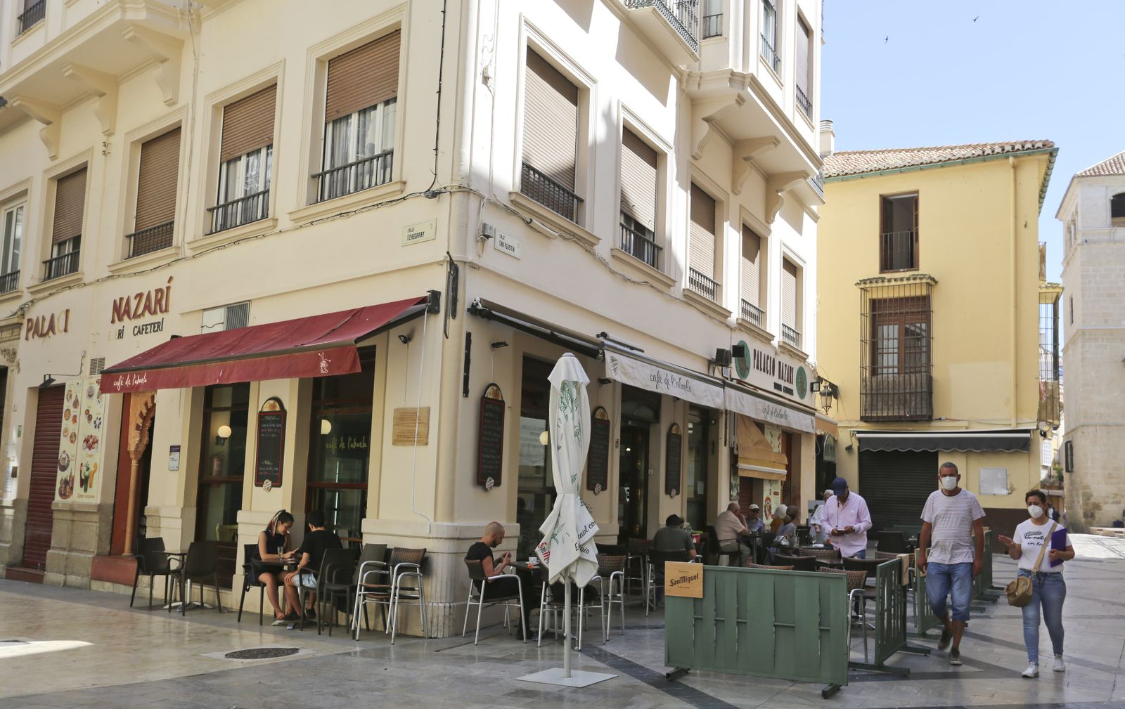 Fotos de los bares de Málaga, todavía a medio gas, en la recta final de la fase 3