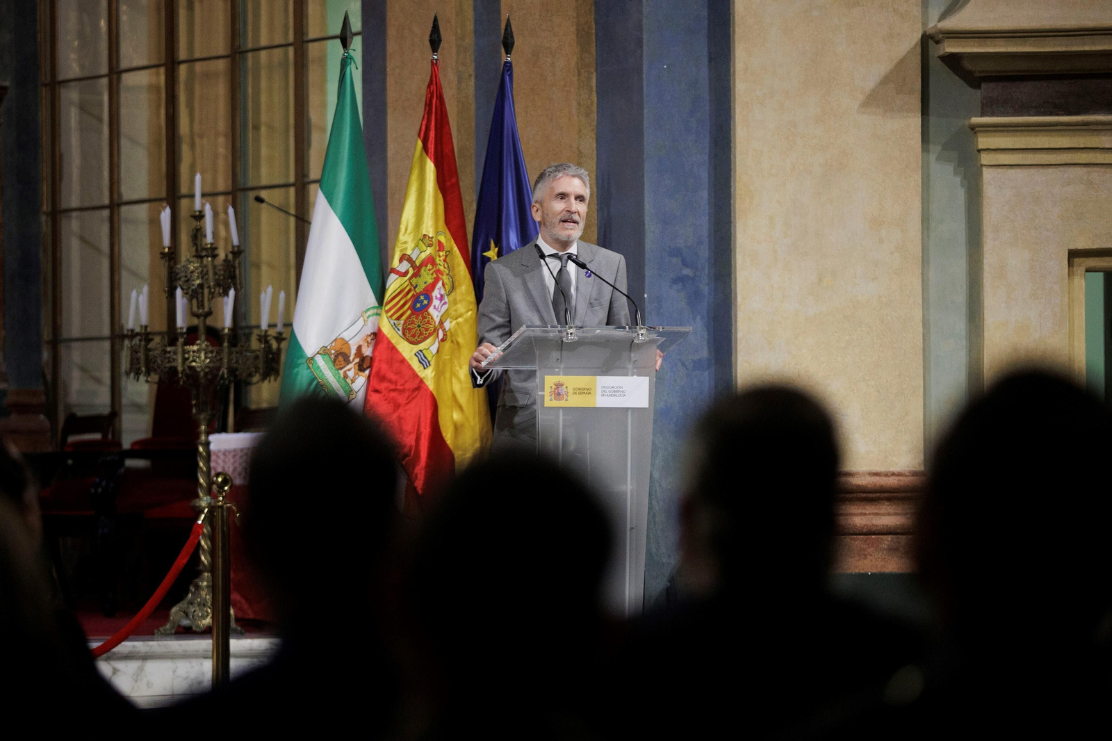 Las imágenes de la entrega de condecoraciones civiles en Cádiz.