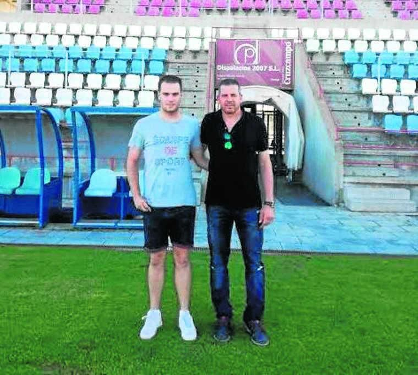 Pablo Piqueres y Tony, en el Nuevo Luis Rodríguez Salvador de Cartaya.