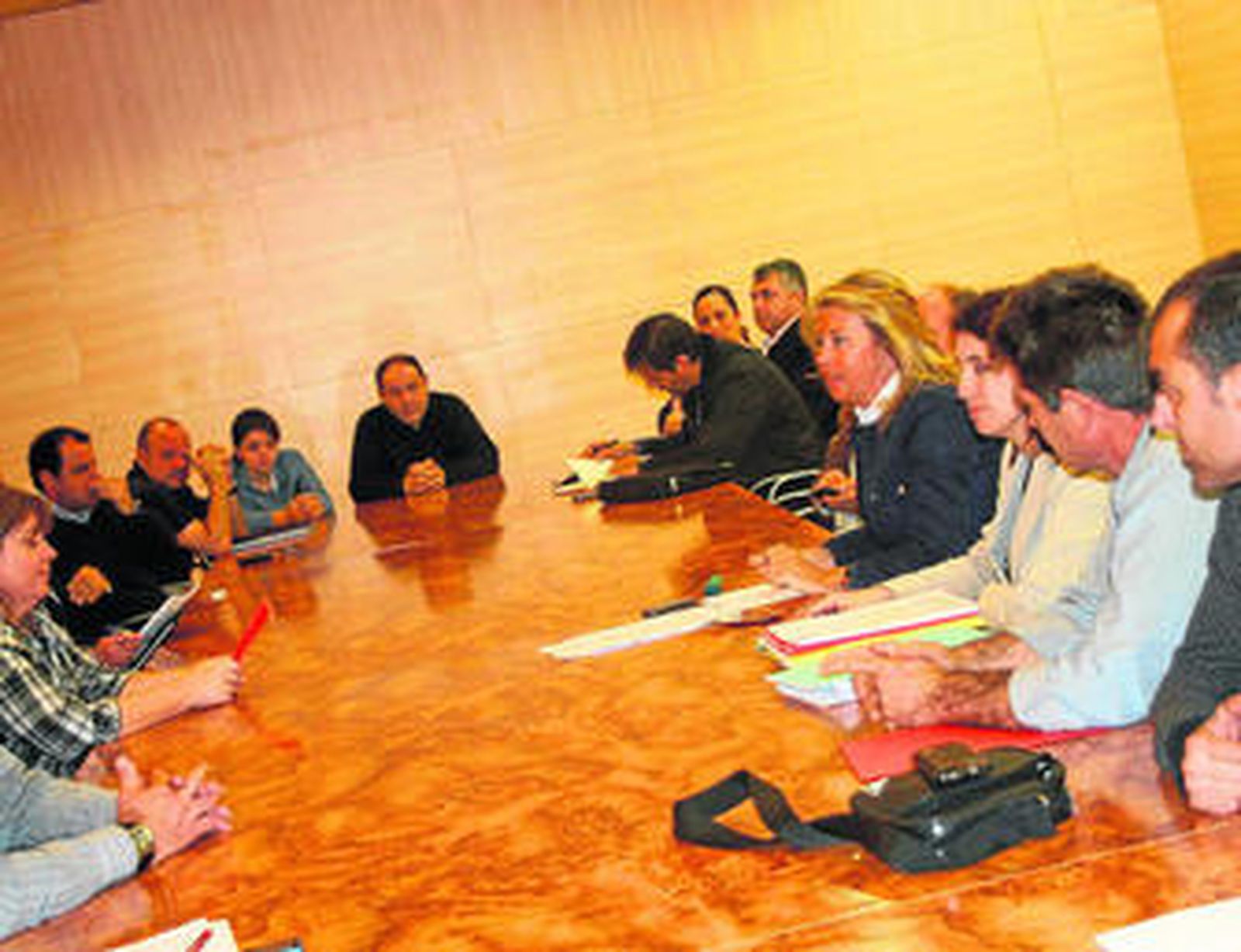 Un momento de la negociación entre el Ayuntamiento y los sindicatos.
