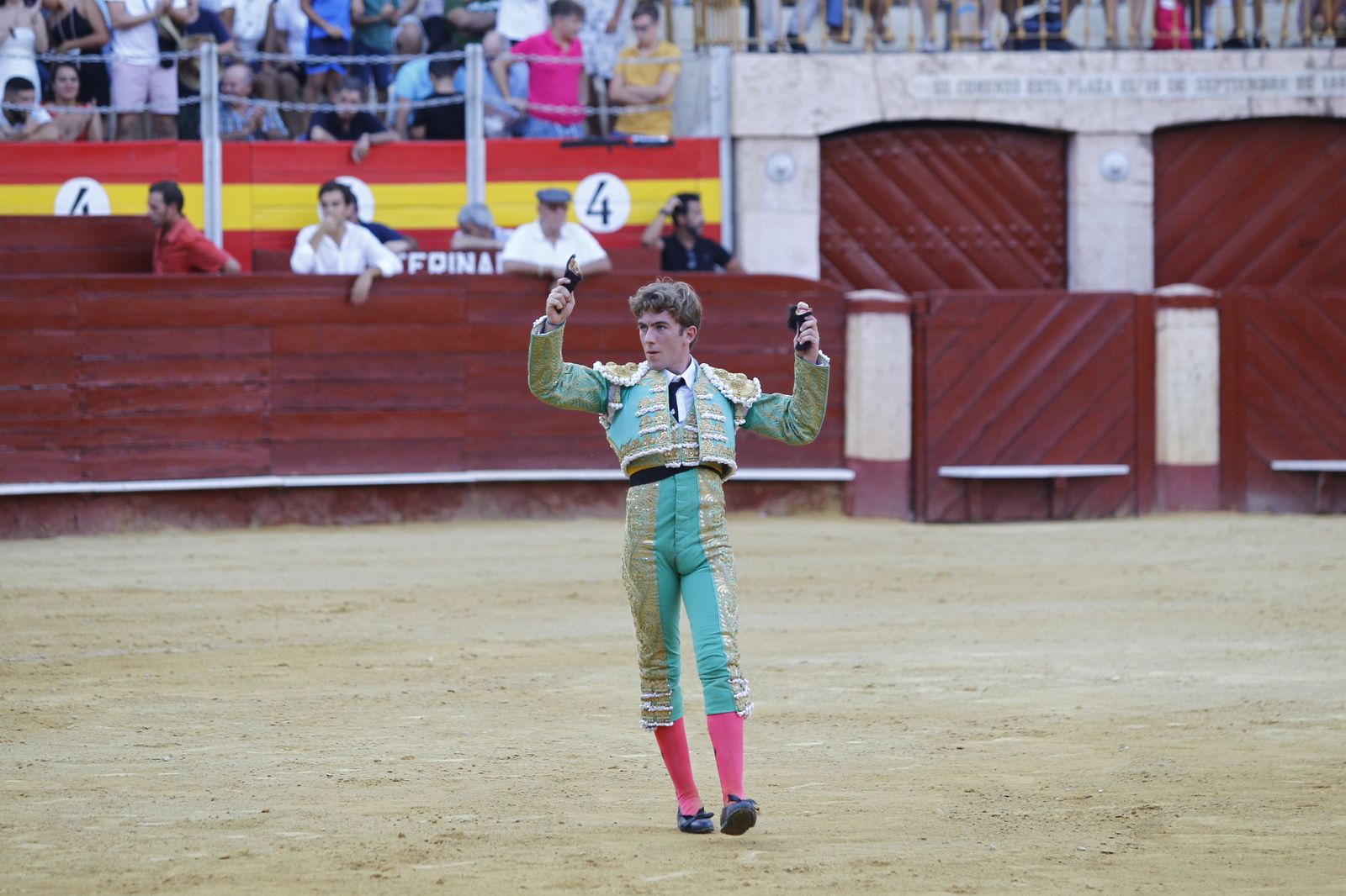 Imágenes de la novillada organizada por la Escuela Taurina de Almería