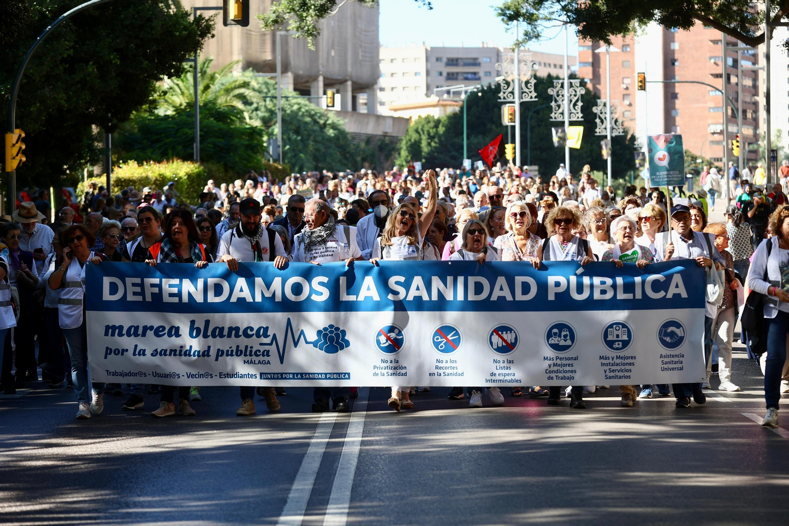 La Marea Blanca sale a las calles de Málaga para defender la sanidad pública andaluza
