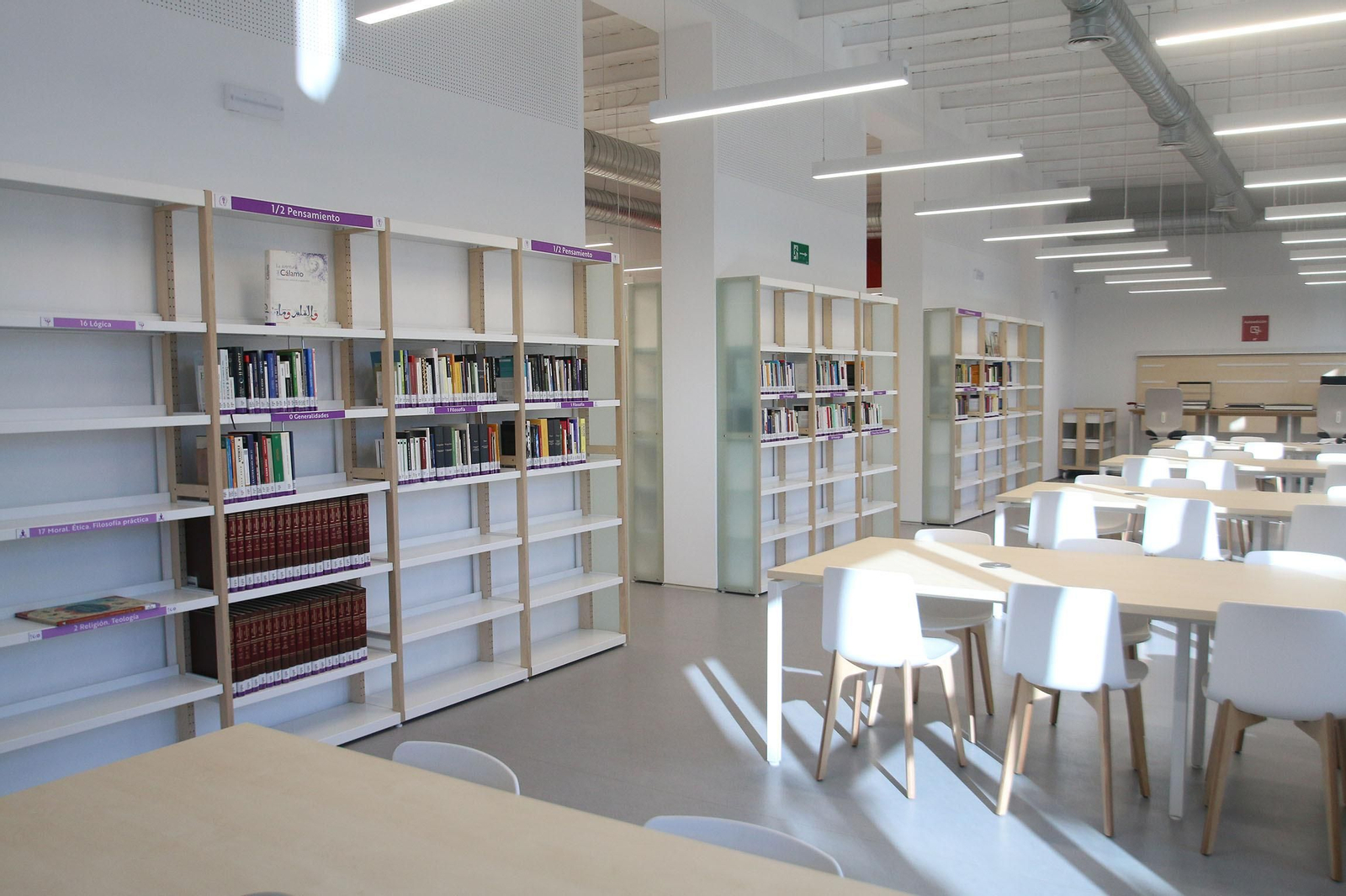 Fotogalería de la Biblioteca Central José María Artero