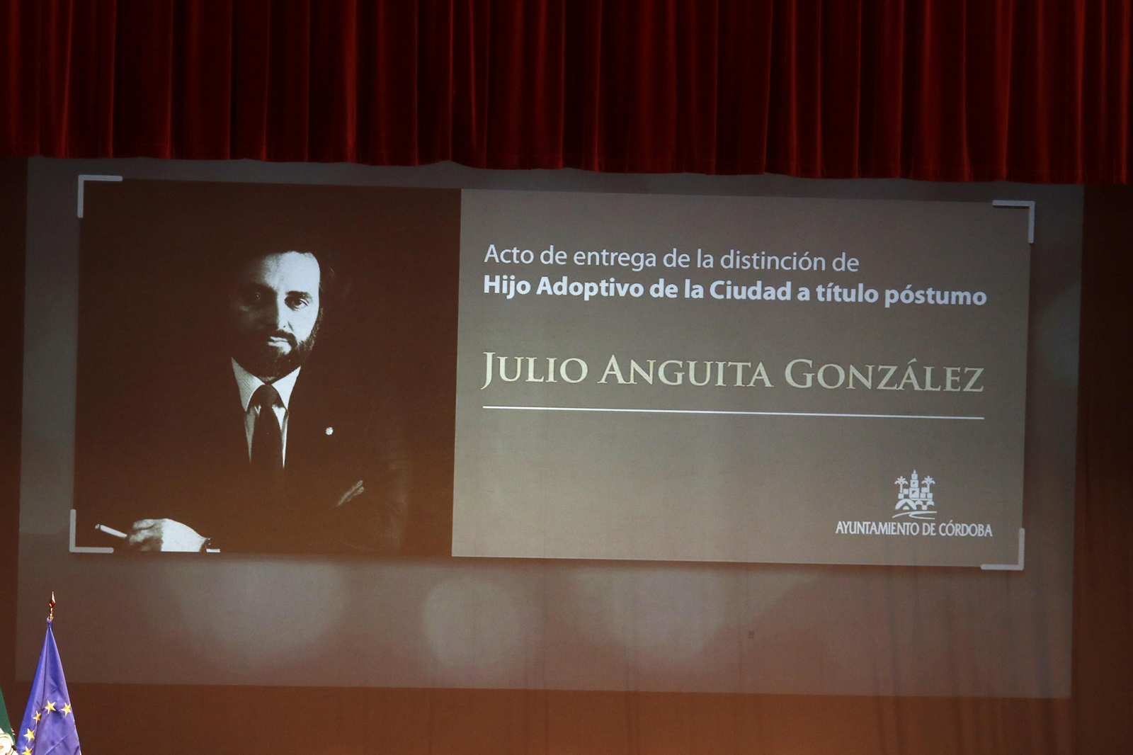 El acto de entrega del título de Hijo Adoptivo de Córdoba a Julio Anguita, en fotografías