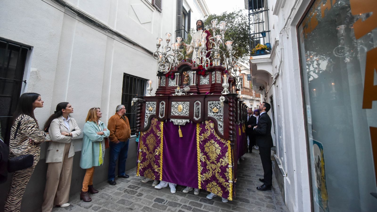 Fotos del Lunes santo en Tarifa: Nuestro Padre Jesús en la Oración en el Huerto y Nuestra Madre de Dios y del Rosario