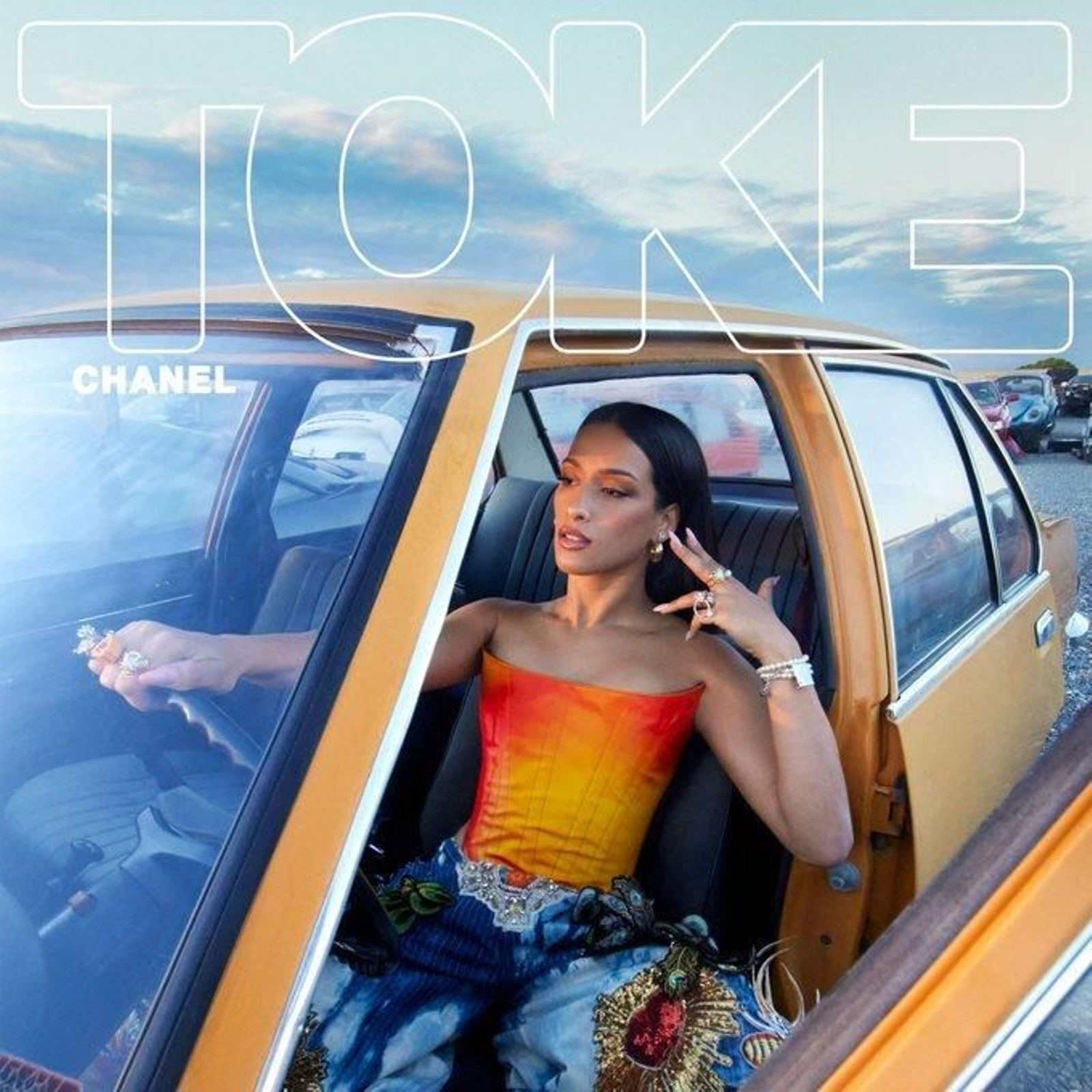 Chanel en el cartel de su nueva canción, 'TOKE'
