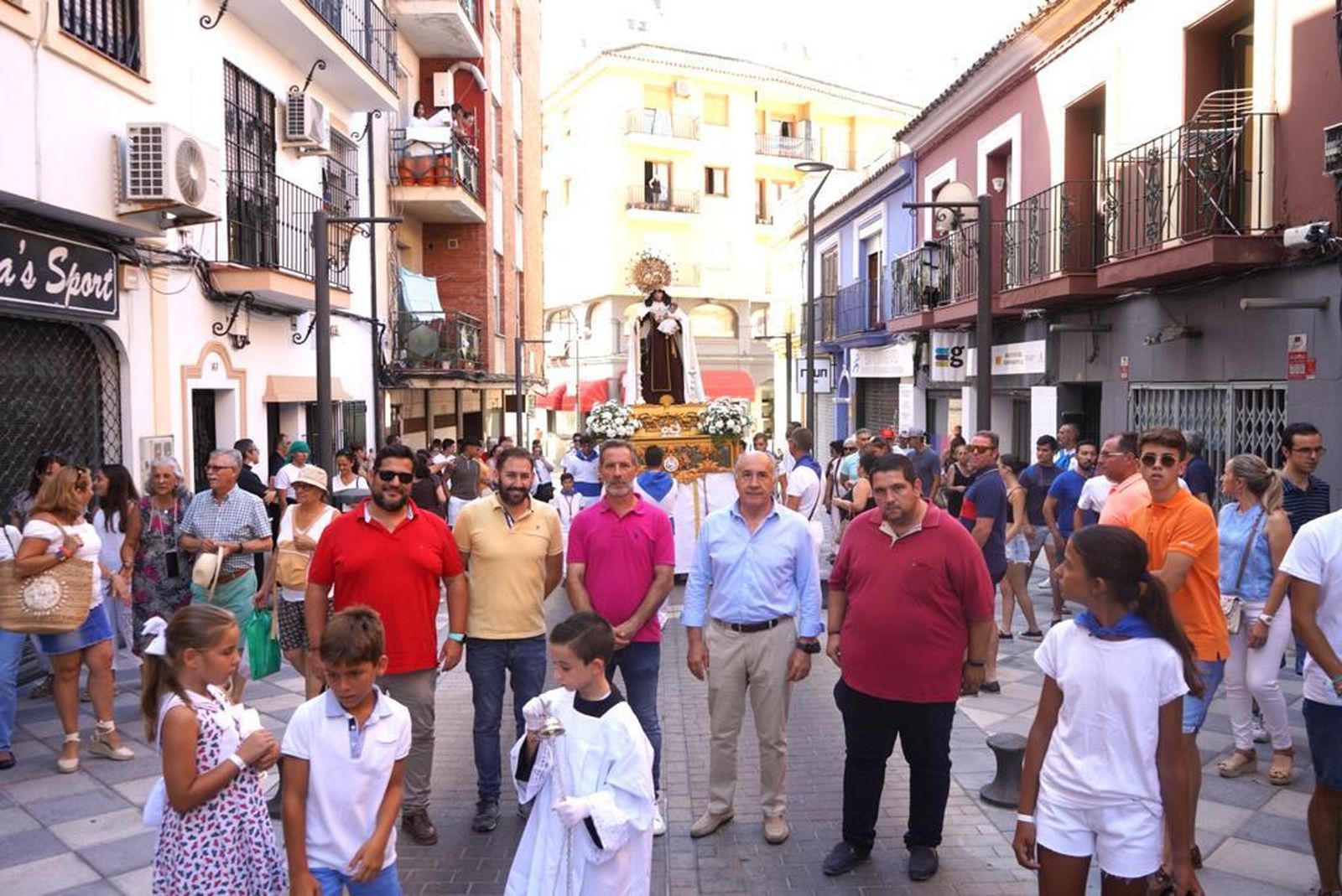 Un momento de la procesión.