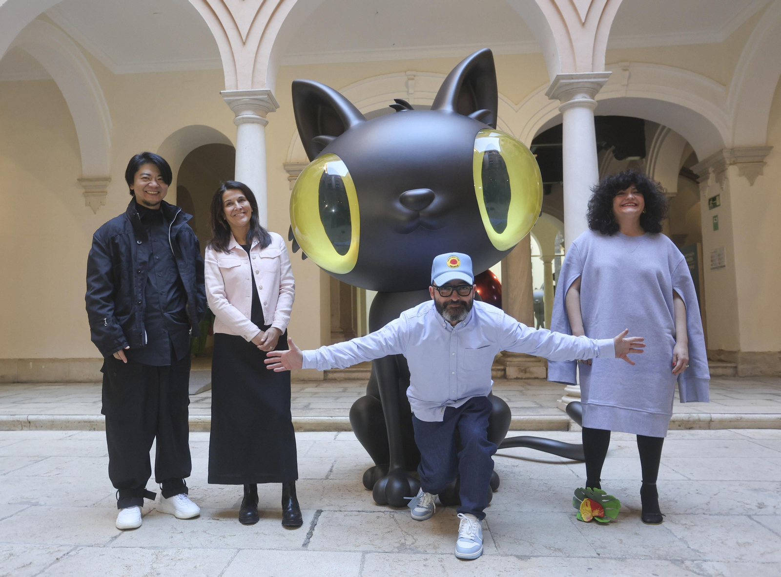 Las fotos de la exposición de Javier Calleja en Málaga y su gato Günter