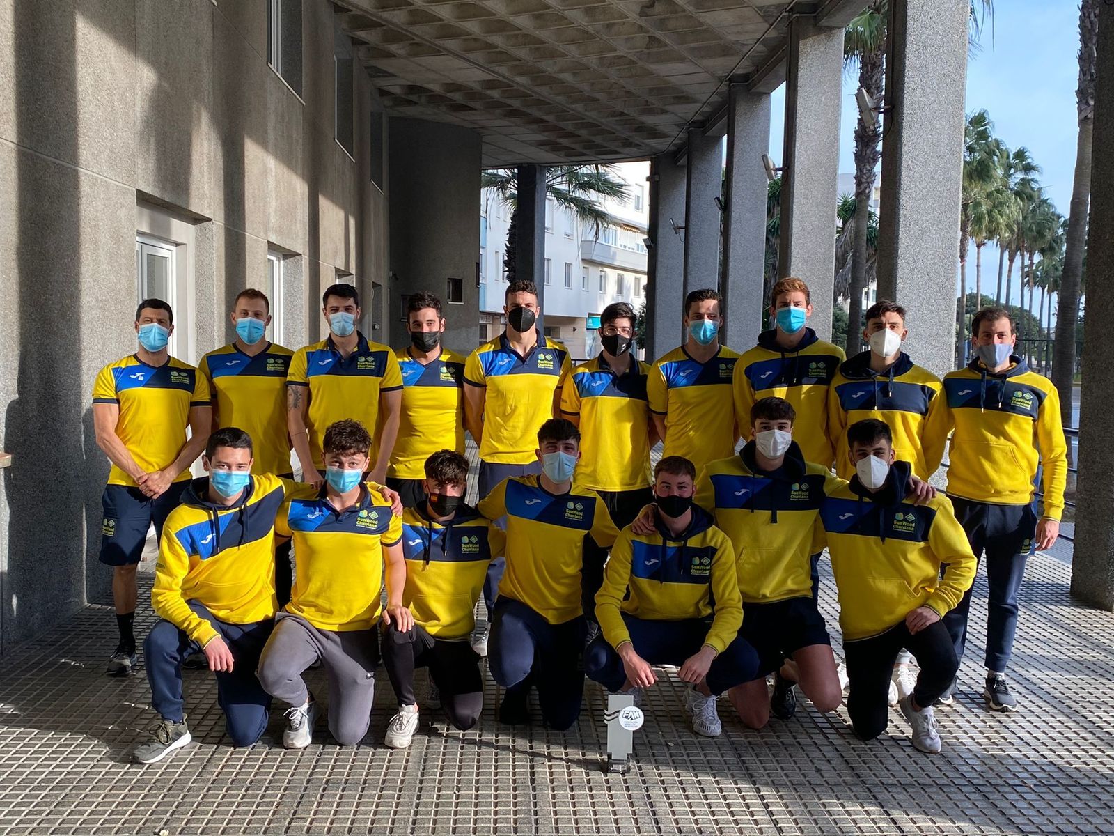 El conjunto masculino del CN Churriana realizó un gran papel en Cádiz.