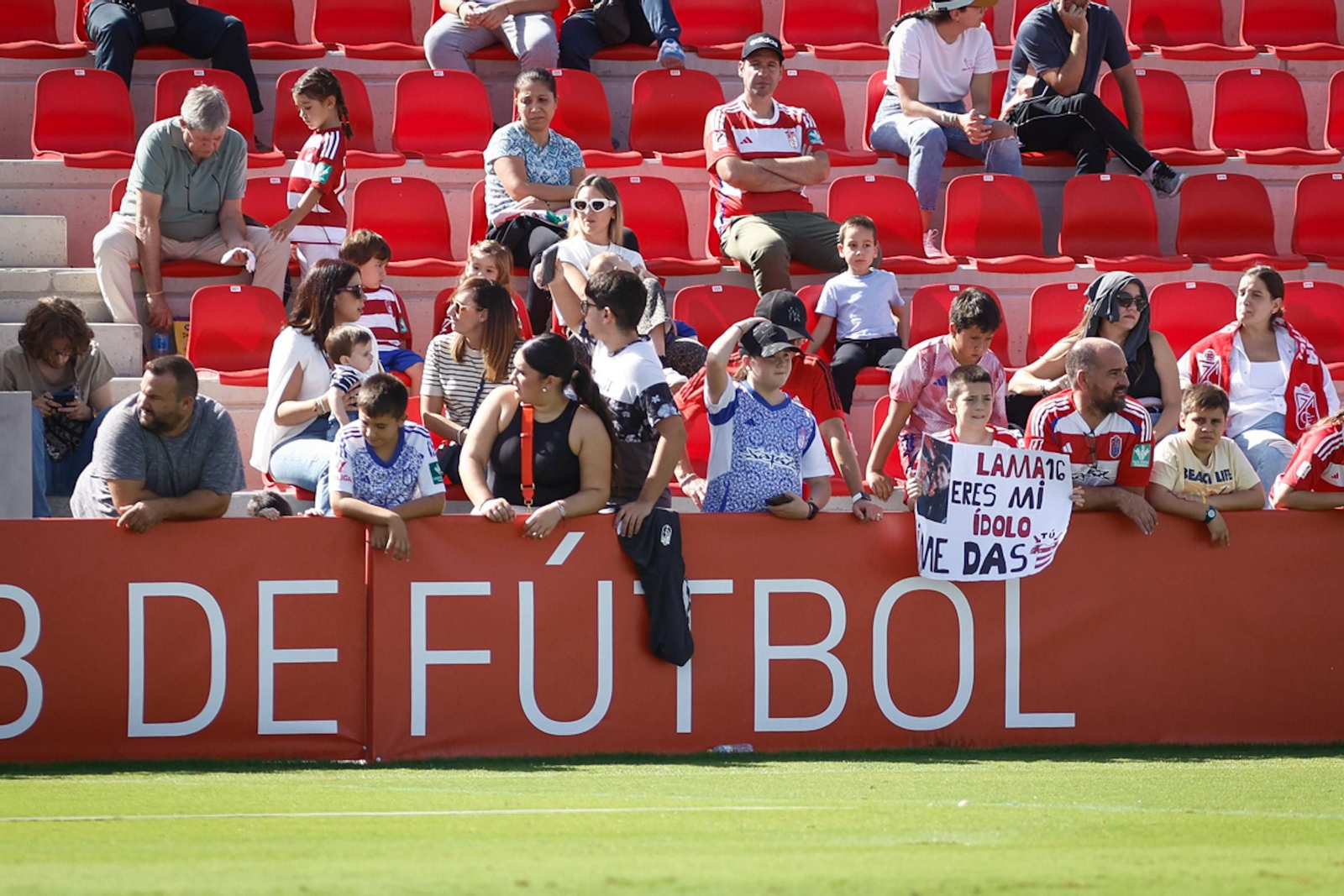El entrenamiento con aficionados del Granada CF, en imágenes