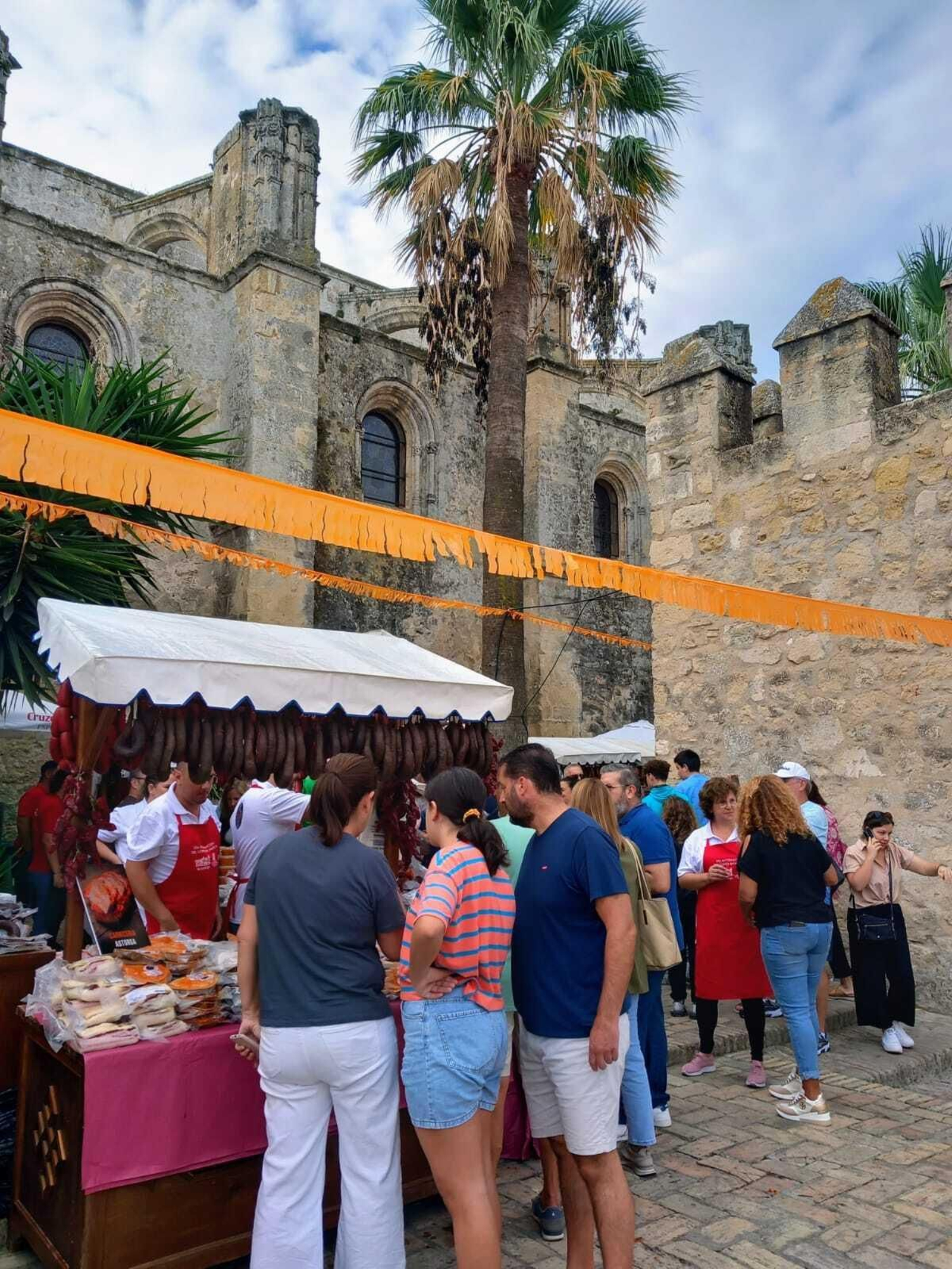 Las imágenes del Día de Lomo en manteca en Vejer: un sabroso plan en uno de los pueblos bonitos de Cádiz