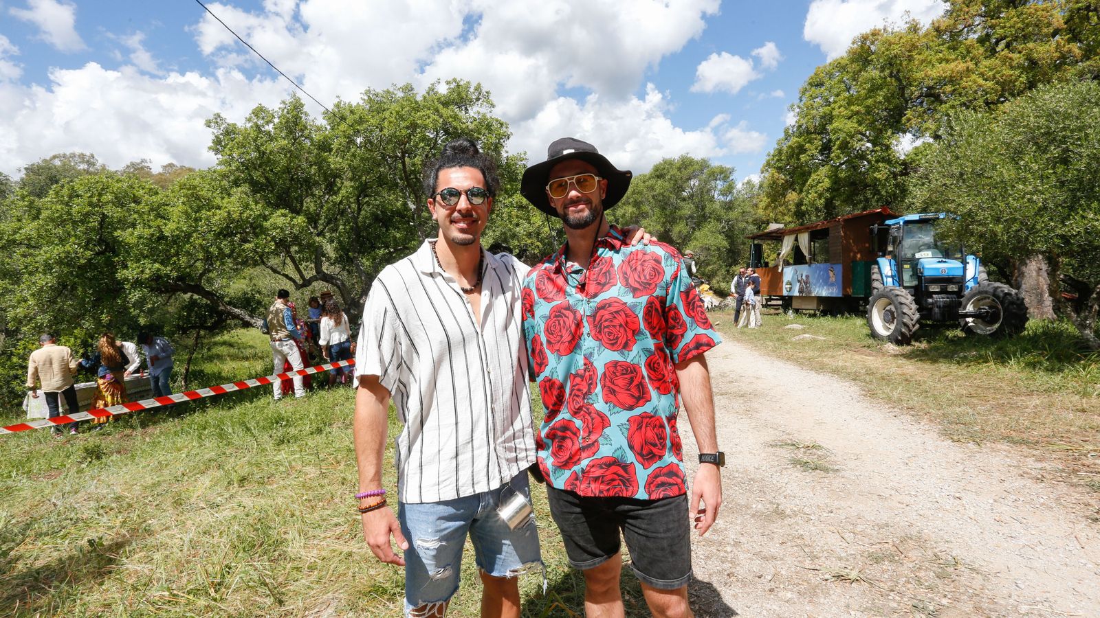 Búscate en las fotos del domingo en la romería de Los Barrios