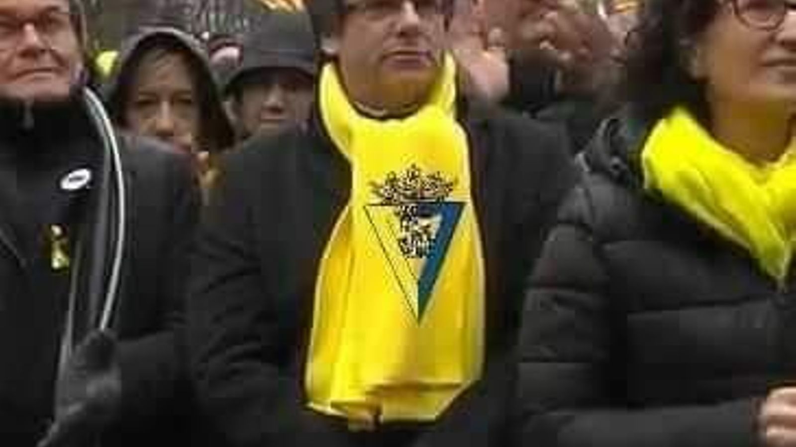 Con la bufanda del Cádiz.