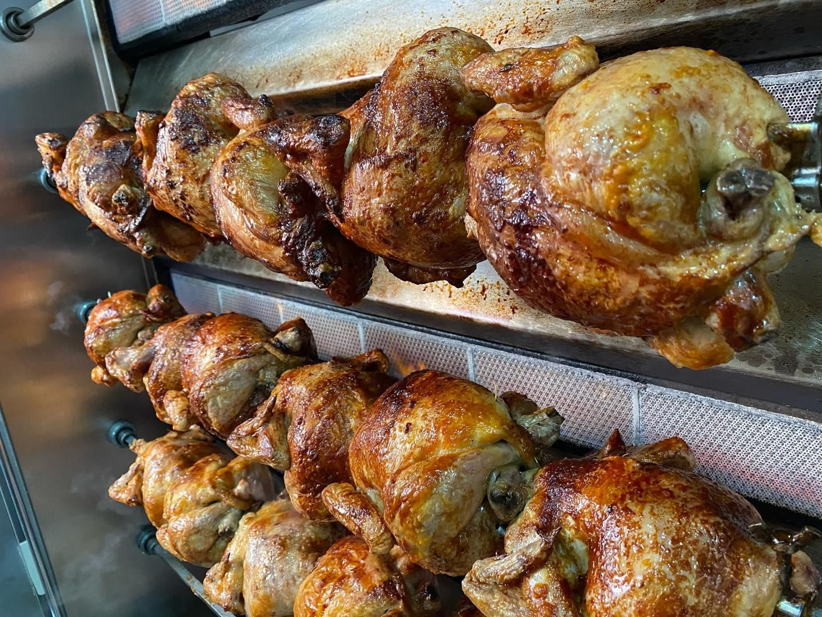 Pollos de Pollos San Juan. Pollos de Pollos San Juan.