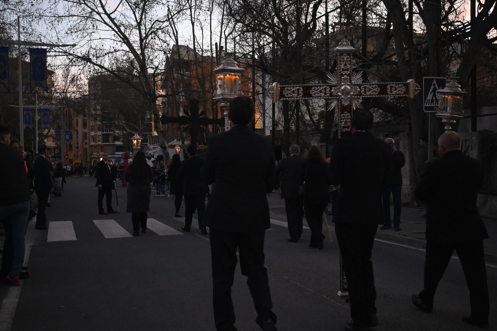 El Vía Crucis de la Semana Santa de Huelva, en imágenes