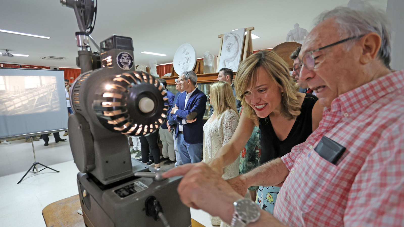 La ministra Pilar Alegría en el IES Coloma de Jerez