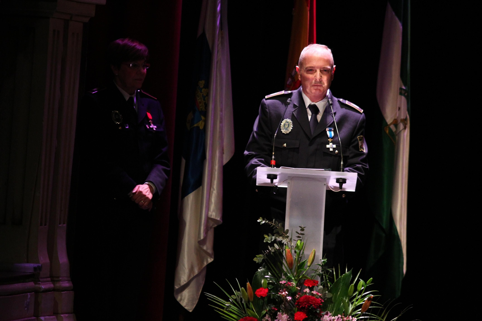 La policía Local entrega las medallas en el día de su patrón