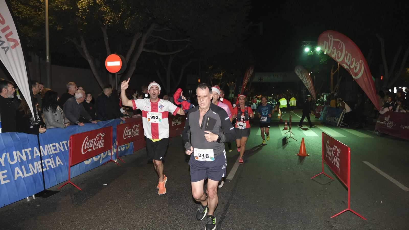 Imágenes de la XIV edición de la San Silvestre de Almería