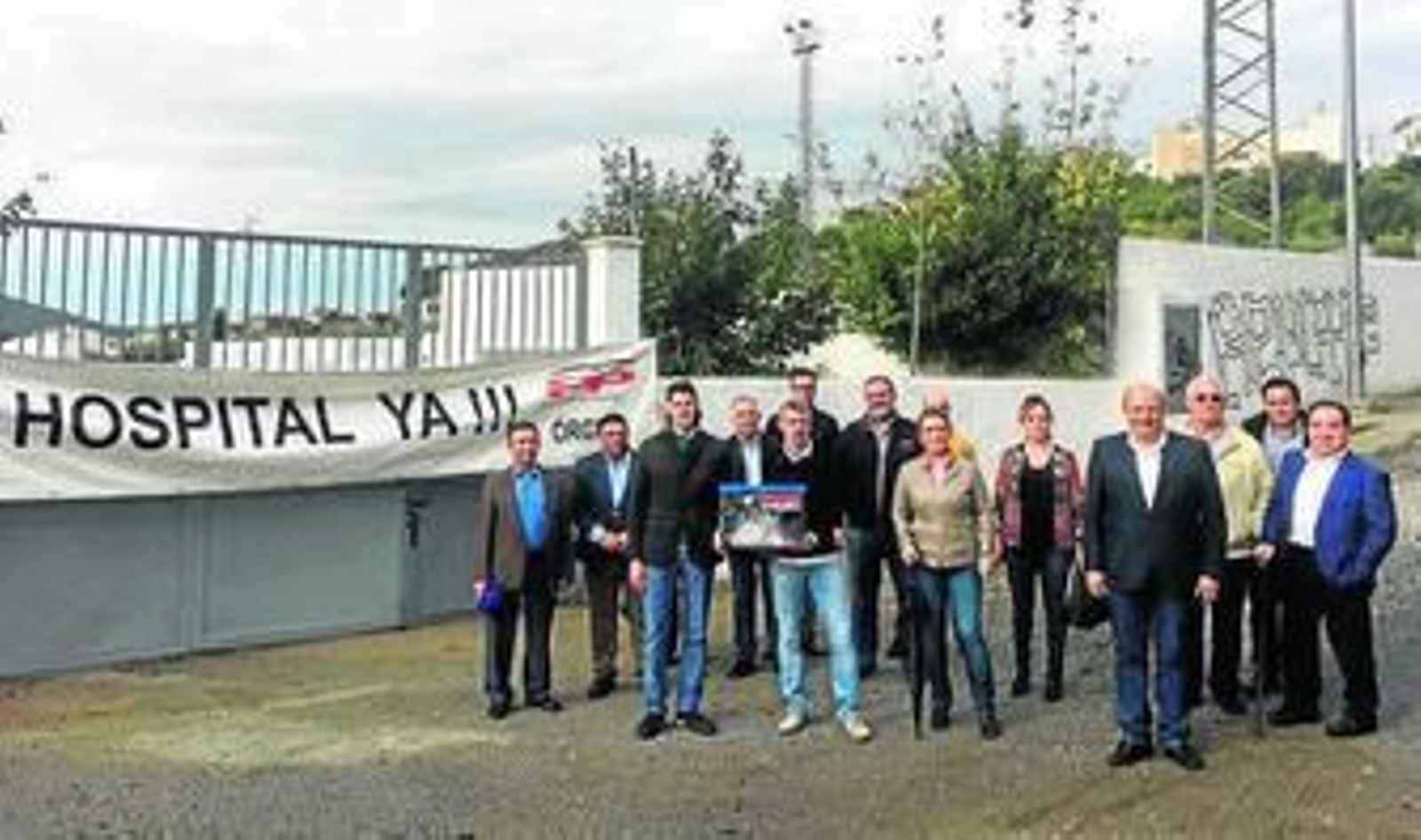 Miembros del PP de Granada durante la visita a la comarca alpujarreña.