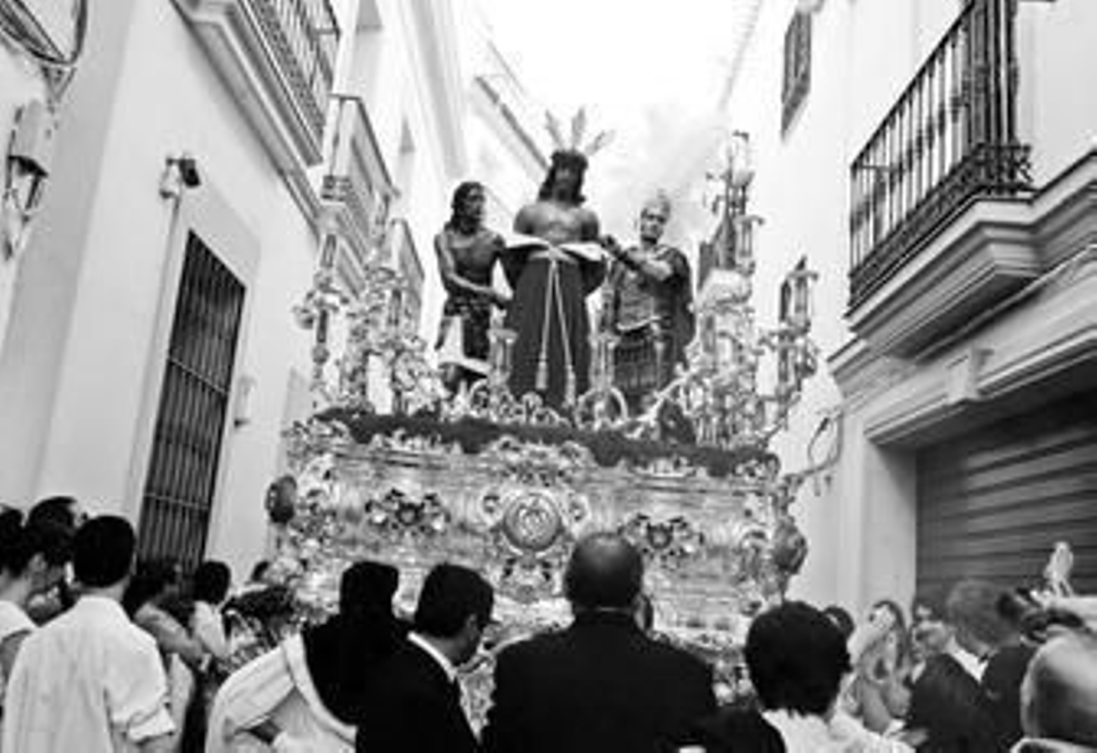 Nuestro Padre Jesús de las Penas, a su paso por la calle Hermanos López Diéguez.