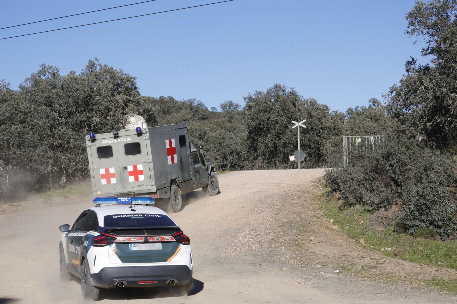 Vehículos de emergencias en el lugar donde se produjeron las muertes. Vehículos de emergencias en el lugar donde se produjeron las muertes.