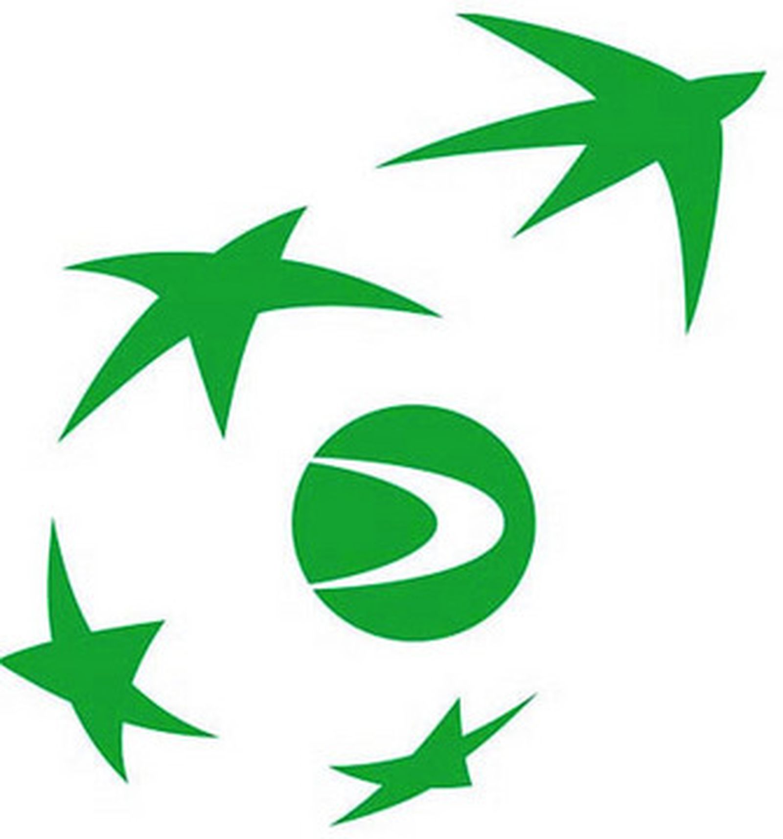 1. Feliciano López, David Ferrer, Rafa Nadal, Albert Costa y Fernando Verdasco posan con la Ensaladera de Plata tras el acto de entrega en la pista del Palau Sant Jordi. 2. El capitán del equipo checo, Jaroslav Navratil, felicita a Albert Costa. 3. Rafa Nadal ejecuta su potente golpe de derecha en el cuarto partido de la final, ante Jan Hajek, que acabó 6-3 y 6-4 para el español.