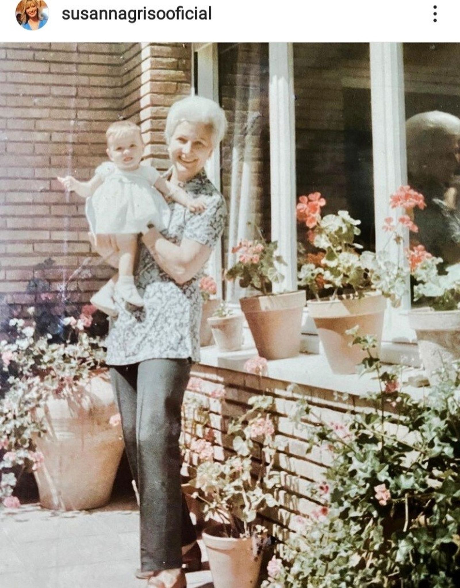 Seguimos con los bebés. Tan rubia, tan angelical. Es también presentadora